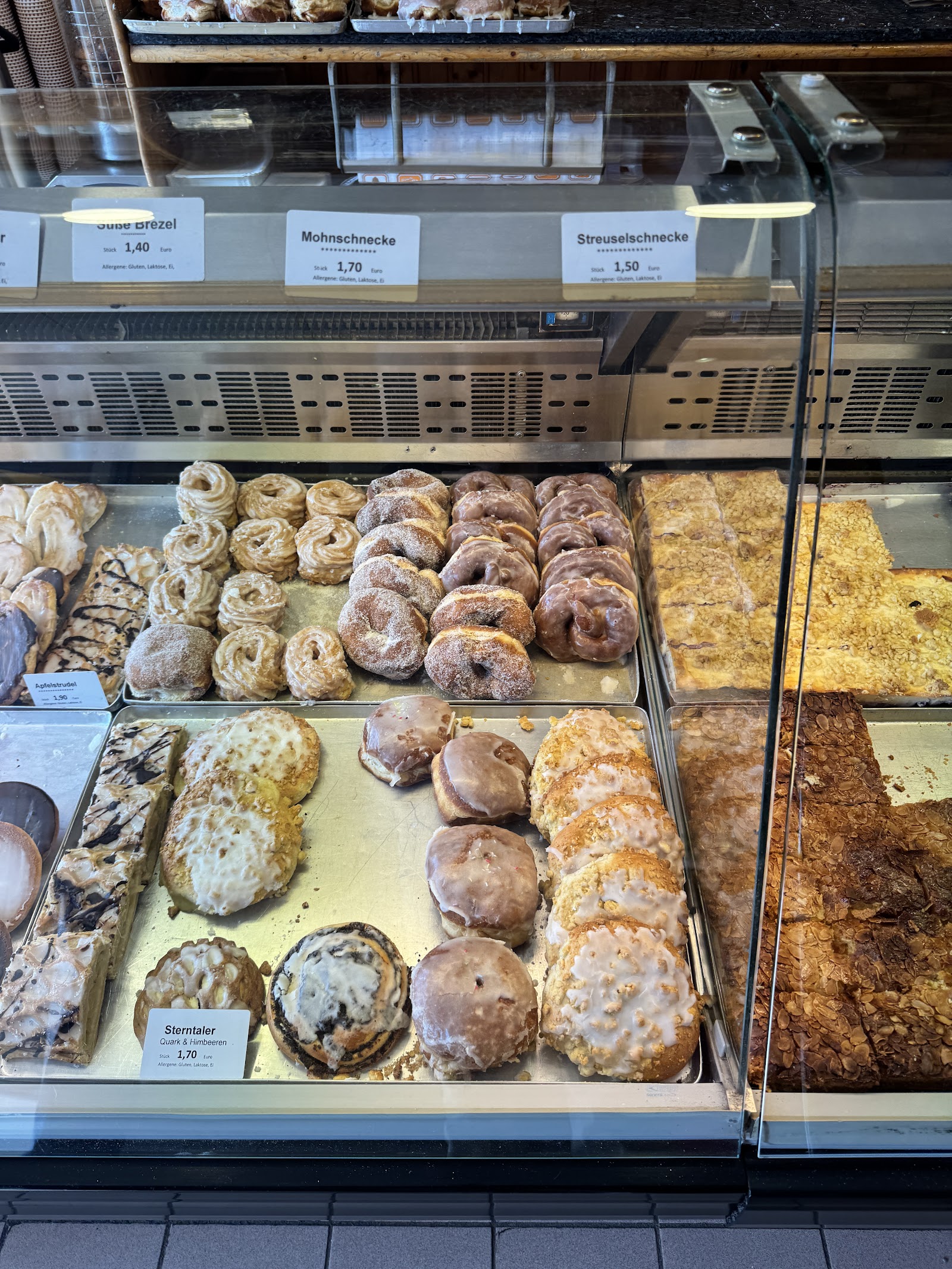 Frisches Brot aus der Bäckerei Schmidt