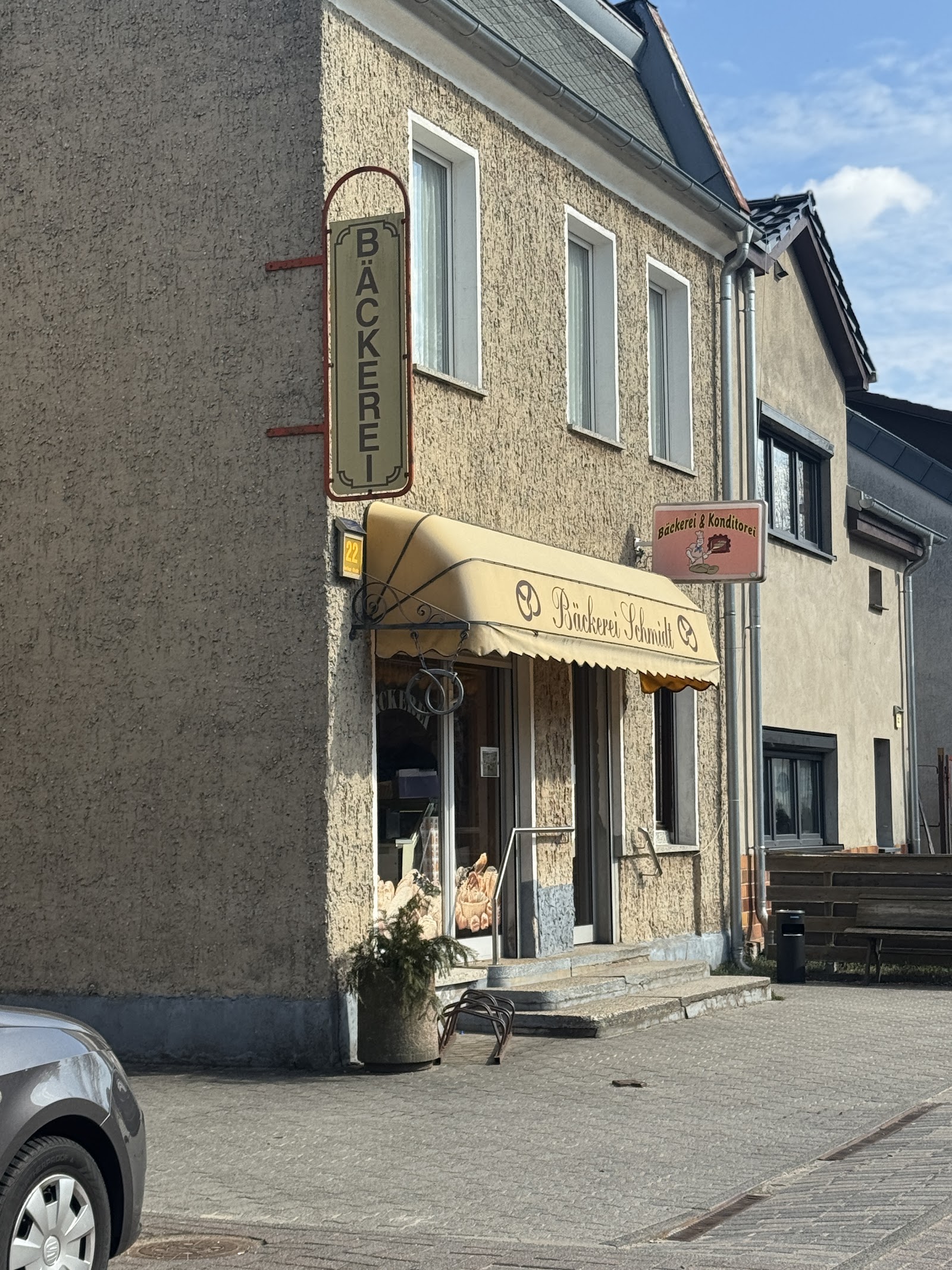 Frühstück in der Bäckerei Schmidt